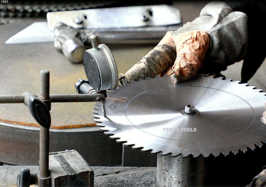 Fabricantes y proveedores de cuchillas para cortar madera