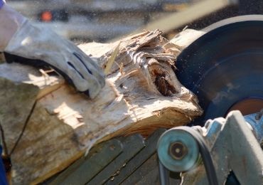 Lame de coupe de bois à l'aide