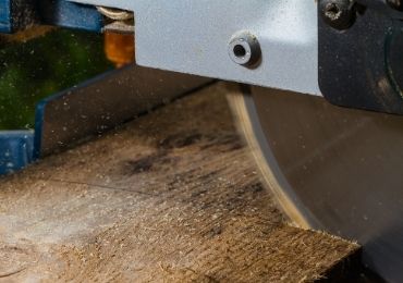 Wood Cutting Blade Using