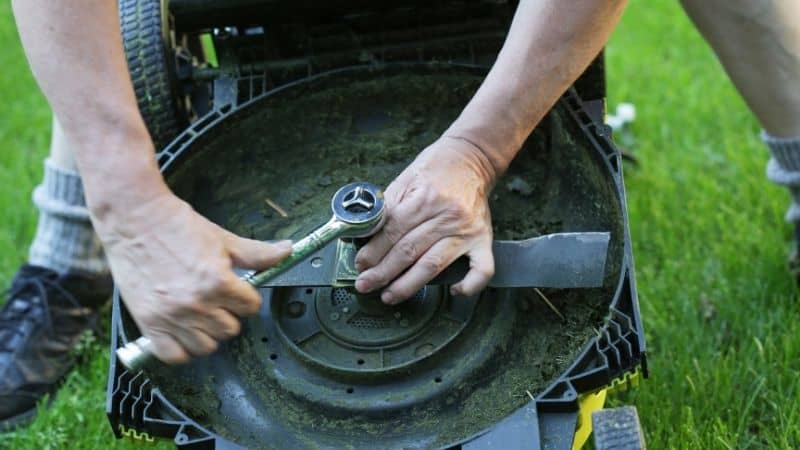 Posso fazer uma lâmina de cortador de grama em casa