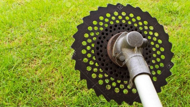 What is a Grass Cutting Blade