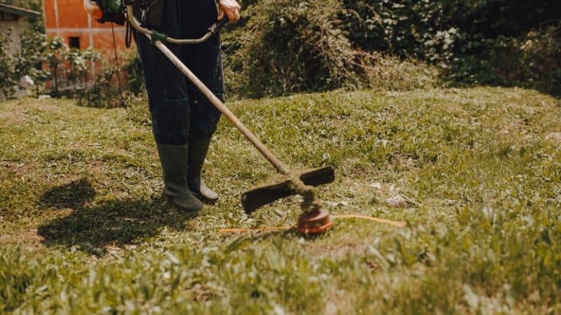 ¿Dónde se pueden aplicar cuchillas para cortar césped?