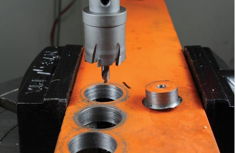 ¿Puedes usar sierras perforadoras para cortar metal?