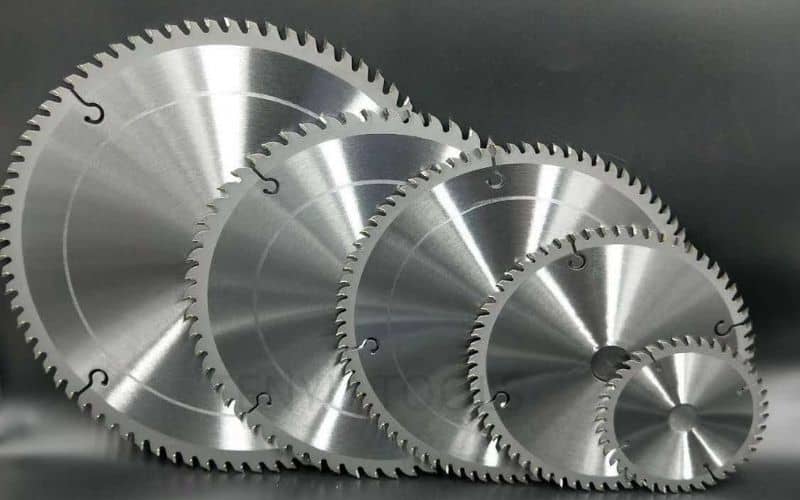 Do Circular Saw Blades Have Universal Sizes_