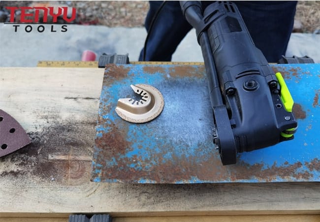 Hoja oscilante semicircular multiherramienta de grano de diamante para trabajos detallados en esquinas de concreto y espacios pequeños