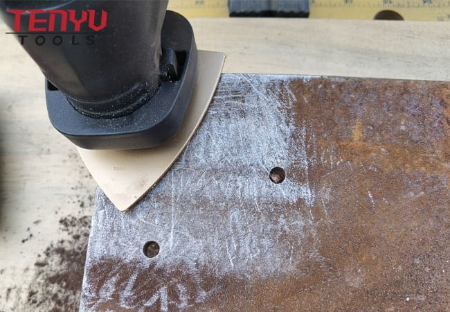 Hoja de sierra oscilante multiherramienta triangular de diamante para molienda de áreas estrechas de hormigón de baldosas de cerámica