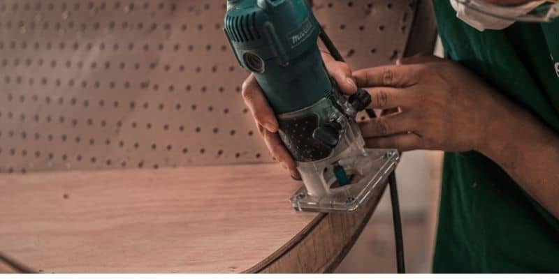 How Does a Router Tool Work