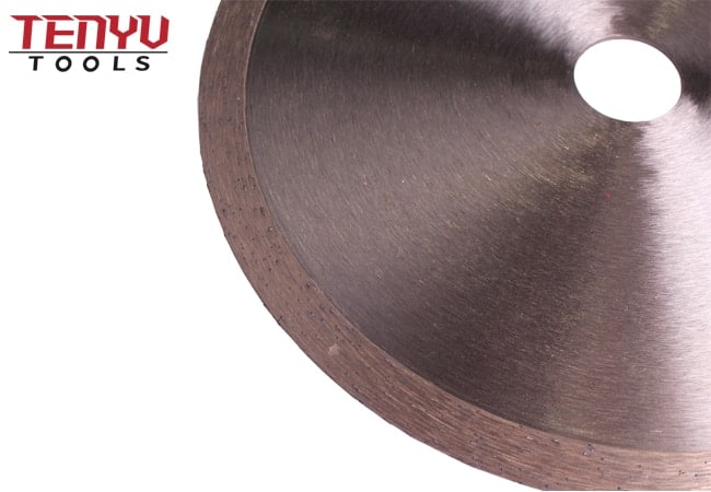 Continuous Rim Diamond Cutting Blade with Silver Surface for Effortless Cutting