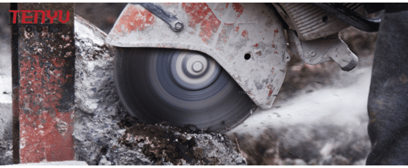 Industrial Concrete Saw Manufacturer Working at Stone