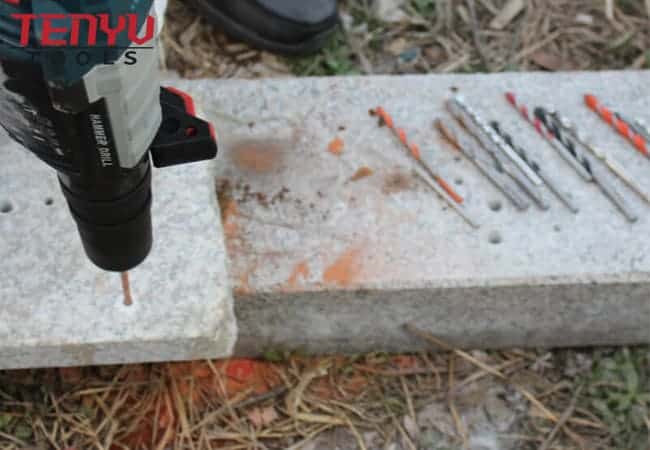 Ensemble de forets à maçonnerie à pointe en carbure de tungstène S4 nickelé dans une boîte en plastique pour le forage de maçonnerie en brique de béton