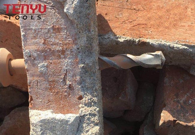 Conjunto de broca de alvenaria com ponta de carboneto de flauta em U com 7 peças em saco de PVC para perfuração de alvenaria de tijolo de concreto