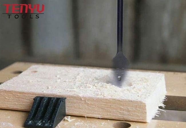 Brocas de pala para madera planas de tres puntas oxidadas negras con espuelas contorneadas para taladrar madera 1