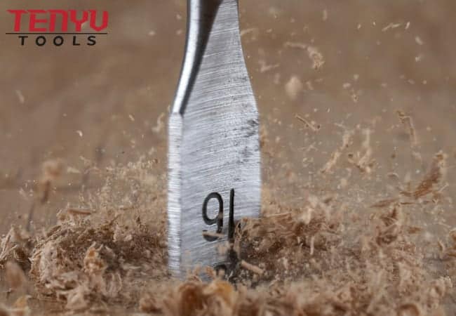 Brocas de pala para madera planas de tres puntas oxidadas negras con espuelas contorneadas para taladrar madera 1