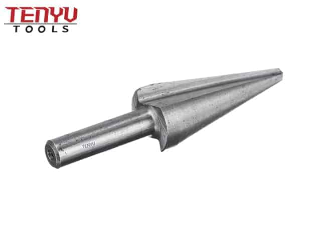 Rekovan Broca Escalonada Para Metal, 4-32mm, HSS 6542 Profesional puede  perforar acero inoxidable, Broca Conica Para Metal, Madera, Hierro,  Aluminio, Plástico, Vástago triangular de 10 mm, 15 Pasos : :  Bricolaje y herramientas