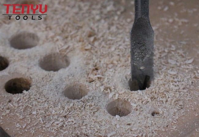 Broca de pá para madeira com haste hexagonal de troca rápida e ponta tripla com ranhura de corte