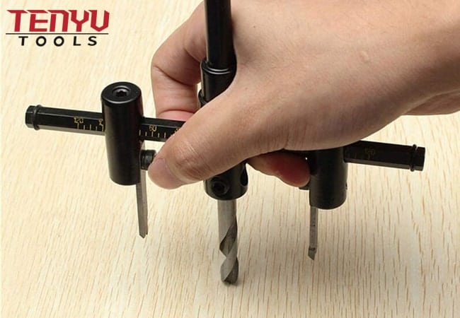 Escariador de abridor de orificios circulares para carpintería tipo avión ajustable de 30 mm-120 mm para corte suave y de alta precisión