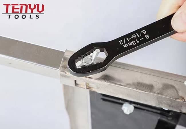 Outils de réparation manuels du fabricant de clés à économie de main-d'œuvre multifonctionnelles à double extrémité pour boulons à vis de 8 à 22 mm