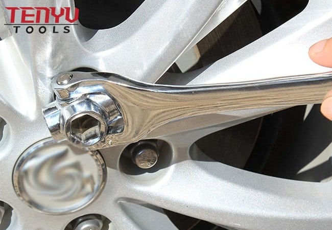 Universal Wrench 48 in 1 Socket Spanner Multifunction Tiger Wrench Tool with 360 Degree Rotating Head for Home DIY Car Repair