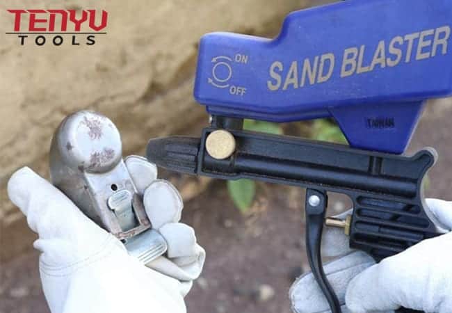 Pistola de jato de areia de alimentação por gravidade pequena Soda Air Equipamento de pistola de jato de areia elétrica para removedor de ferrugem