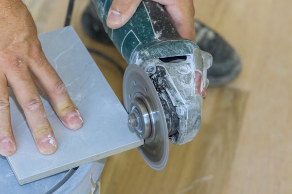 Diamond Blade Cutting Porcelain Tile