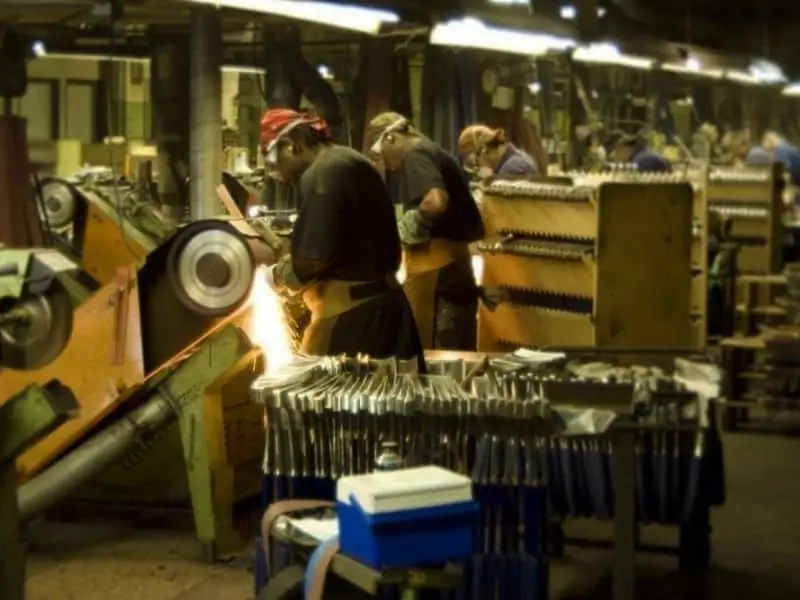 hammer manufacture work shop