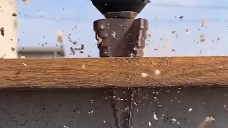foret élévateur pour le perçage du bois