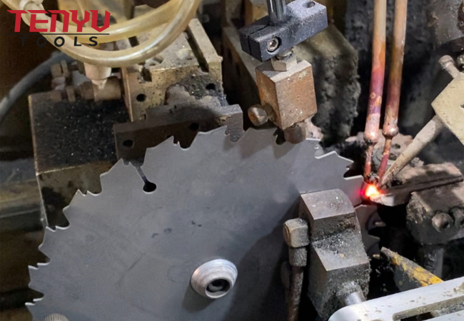 tct wood plywood chop mdf cutting disc skill circular saw blade for particle board wood hardwood with nails pressure treated wood fine cuts angle grinder factory manufacturer supplier 1